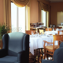 Hotel Fiesta Americana Mérida Hotel Restaurantes y bares Carousel