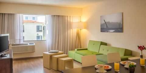 Hotel Fiesta Inn Monterrey La Fe Aeropuerto Habitaciones Carousel