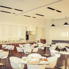 Hotel Fiesta Inn Express Puebla Explanada Overview Restaurant Centro de consumo